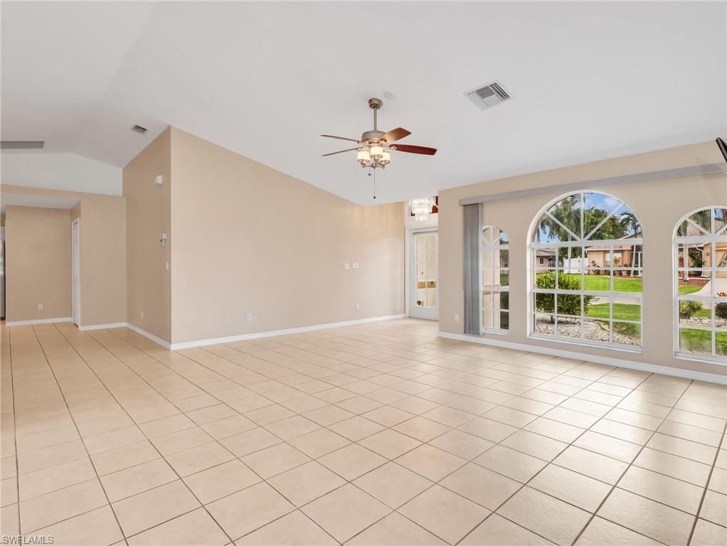 Image 9 of property listing at 323 SE 9th AVE, Cape Coral, FL 33990