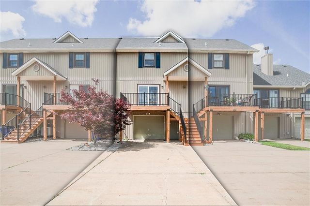 140 Stonebridge Lane, Smithville, MO 64089