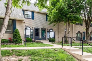 140 Stonebridge Lane, Smithville, MO 64089