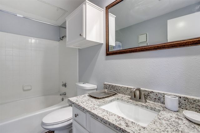 7340 Skillman Street 1004, Dallas, TX 75231