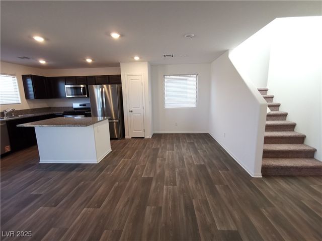 5982 Swift Lariat Street, Las Vegas, NV 89113