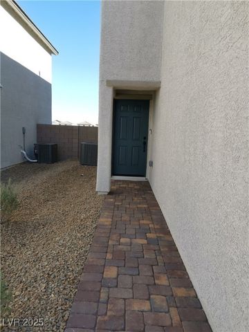 5982 Swift Lariat Street, Las Vegas, NV 89113