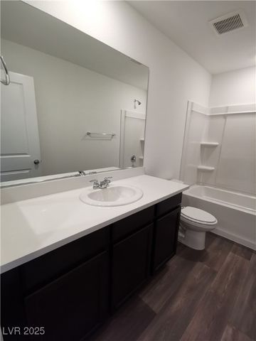 5982 Swift Lariat Street, Las Vegas, NV 89113