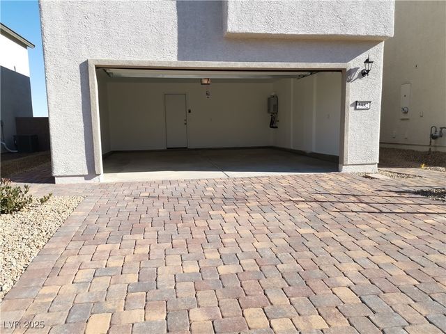 5982 Swift Lariat Street, Las Vegas, NV 89113