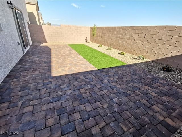 5982 Swift Lariat Street, Las Vegas, NV 89113