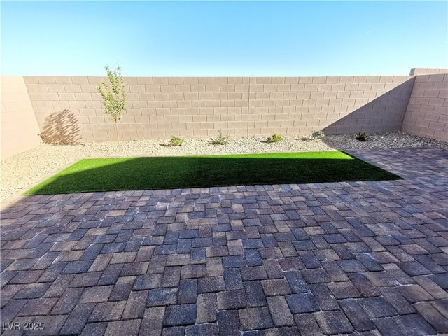 5982 Swift Lariat Street, Las Vegas, NV 89113