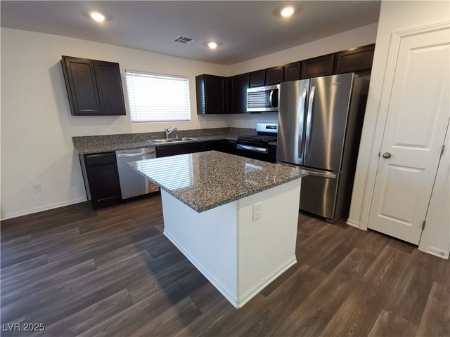 5982 Swift Lariat Street, Las Vegas, NV 89113