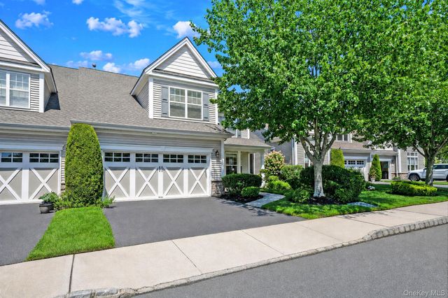 140 Chopin Place, Eastport, NY 11941