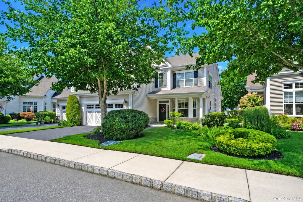 140 Chopin Place, Eastport, NY 11941