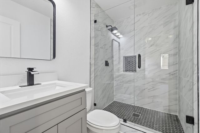 1711 E Waco Avenue, Dallas, TX 75216