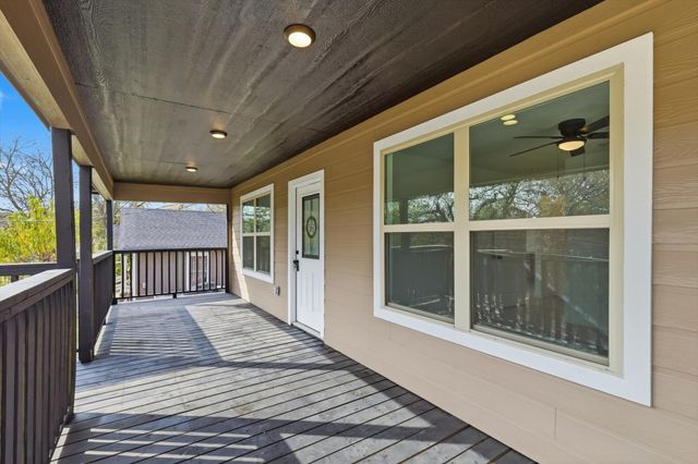 1711 E Waco Avenue, Dallas, TX 75216