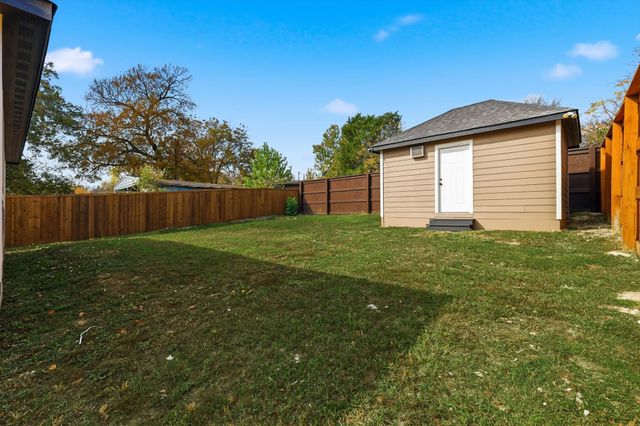 1711 E Waco Avenue, Dallas, TX 75216