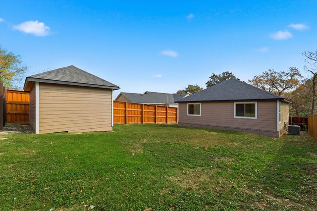 1711 E Waco Avenue, Dallas, TX 75216