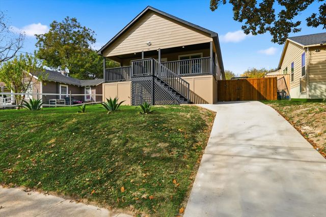 1711 E Waco Avenue, Dallas, TX 75216