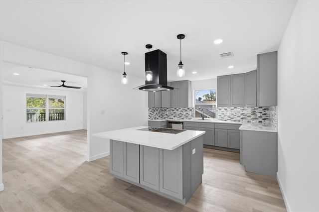 1711 E Waco Avenue, Dallas, TX 75216