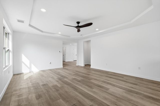 1711 E Waco Avenue, Dallas, TX 75216