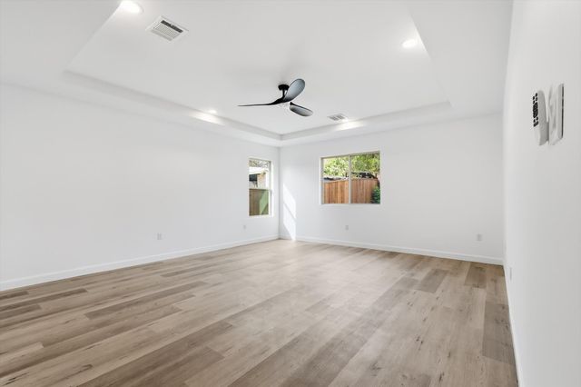 1711 E Waco Avenue, Dallas, TX 75216