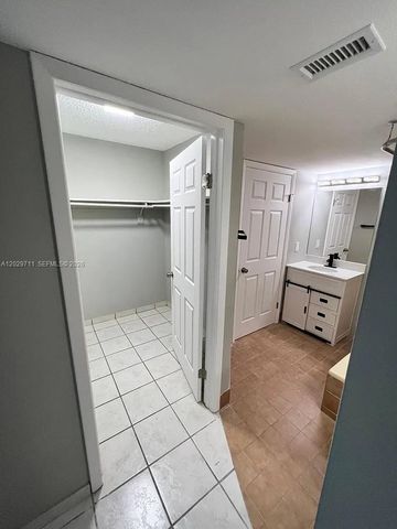 1300 SW 122nd Avenue 1012, Miami, FL 33184