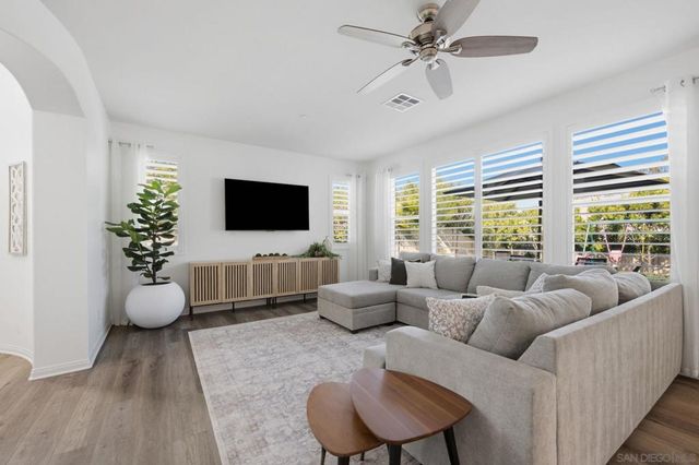 716 Thorntree Ct, San Marcos, CA 92078