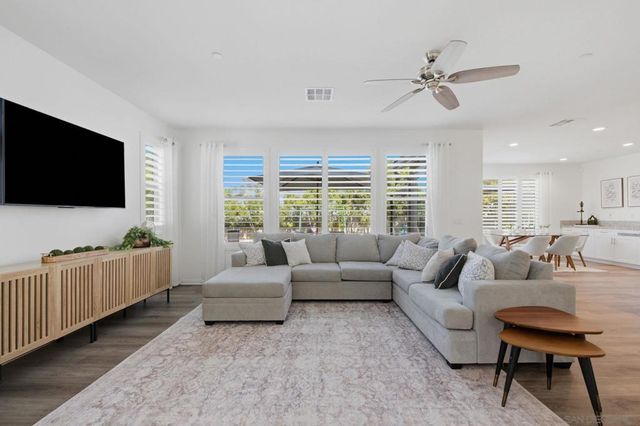716 Thorntree Ct, San Marcos, CA 92078
