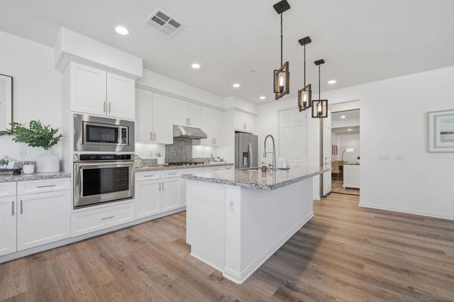 716 Thorntree Ct, San Marcos, CA 92078