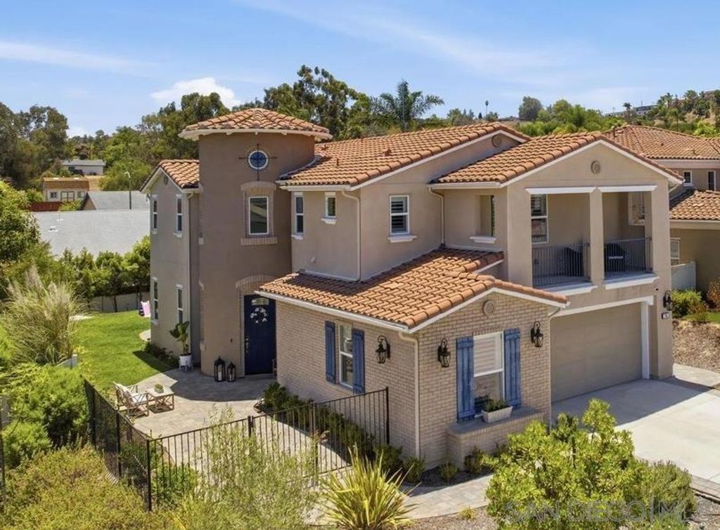 716 Thorntree Ct, San Marcos, CA 92078