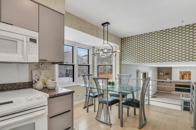 1234 Devonshire Road, Buffalo Grove, IL 60089