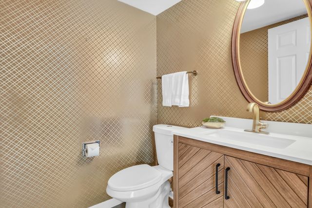 1234 Devonshire Road, Buffalo Grove, IL 60089