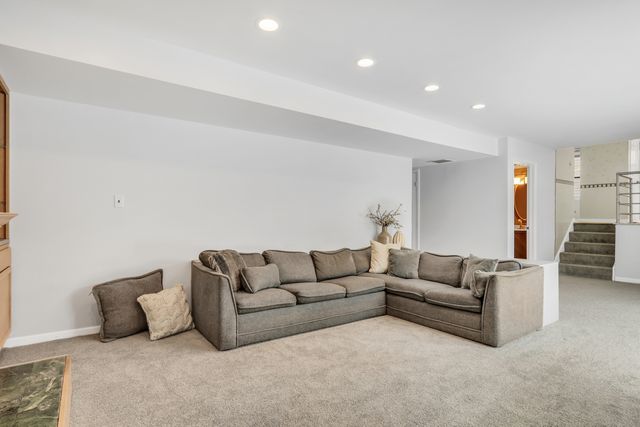 1234 Devonshire Road, Buffalo Grove, IL 60089