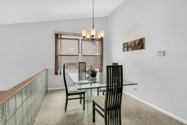 1234 Devonshire Road, Buffalo Grove, IL 60089