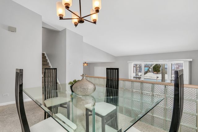 1234 Devonshire Road, Buffalo Grove, IL 60089