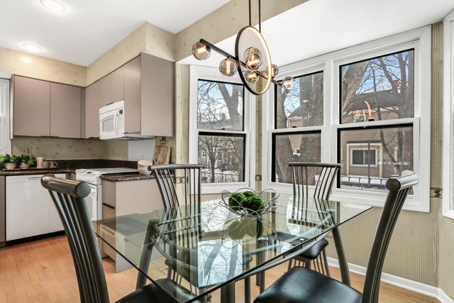 1234 Devonshire Road, Buffalo Grove, IL 60089