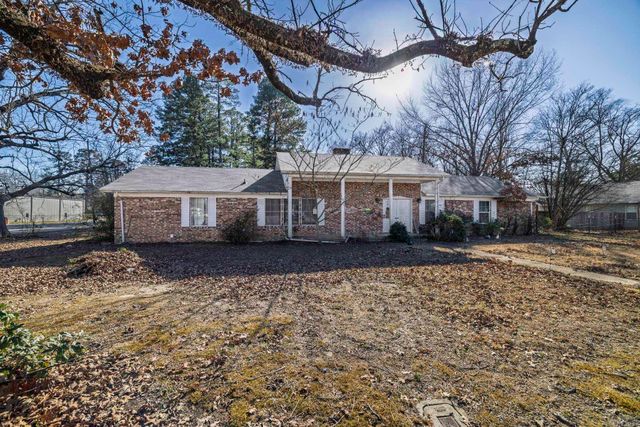 910 E Pine Street, Gurdon, AR 71743