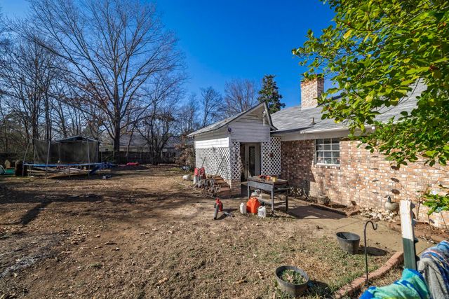 910 E Pine Street, Gurdon, AR 71743