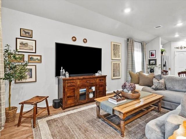 2429 Mulligan Lane, Navasota, TX 77868