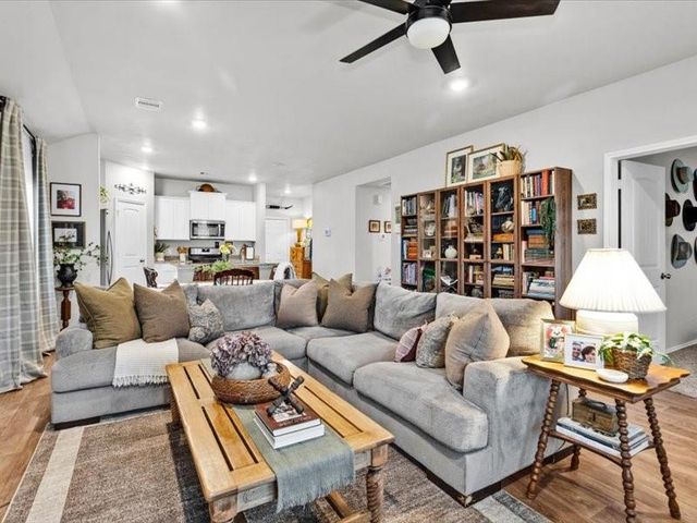2429 Mulligan Lane, Navasota, TX 77868