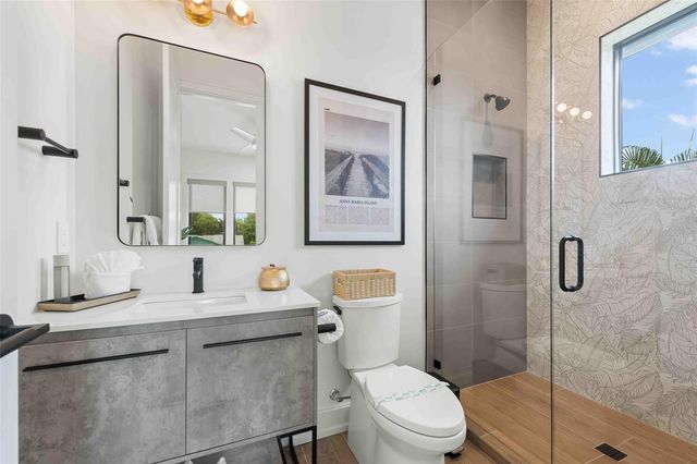 5612 GUAVA STREET, Holmes Beach, FL 34217