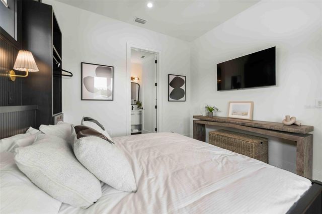 5612 GUAVA STREET, Holmes Beach, FL 34217