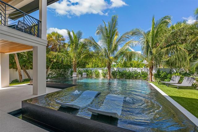 5612 GUAVA STREET, Holmes Beach, FL 34217