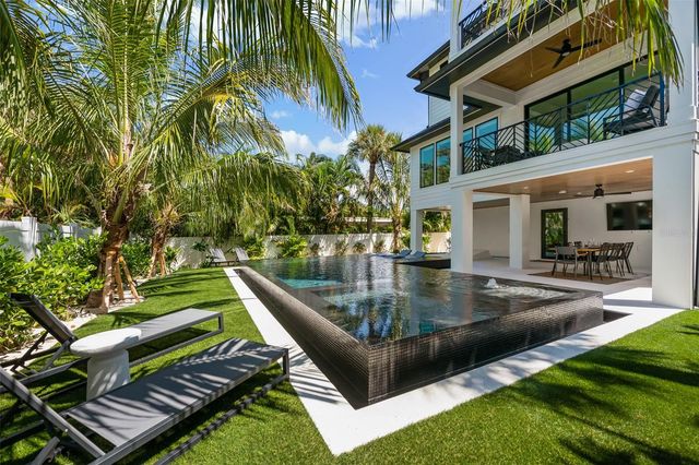 5612 GUAVA STREET, Holmes Beach, FL 34217