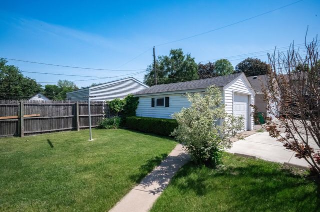 5737 34th Avenue S, Minneapolis, MN 55417