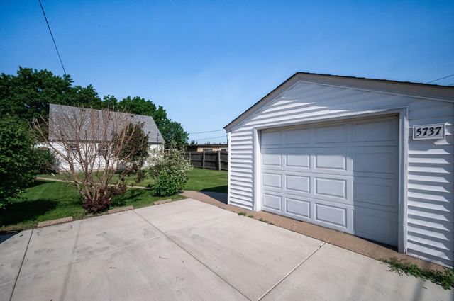5737 34th Avenue S, Minneapolis, MN 55417