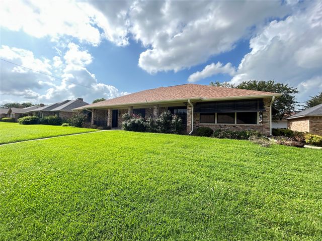 122 Cedar Springs Boulevard, Sulphur Springs, TX 75482