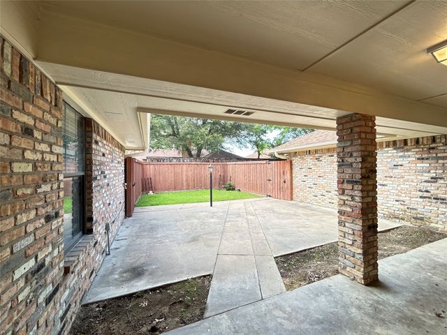 122 Cedar Springs Boulevard, Sulphur Springs, TX 75482