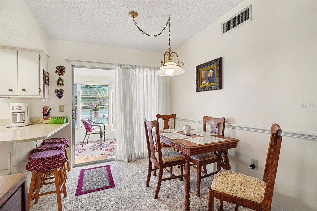 Image 9 of property listing at 4158 TAMIAMI TRAIL L4, Port Charlotte, FL 33952