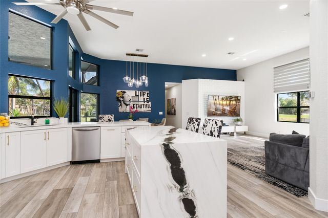 4903 NW 101st Avenue, Coral Springs, FL 33076