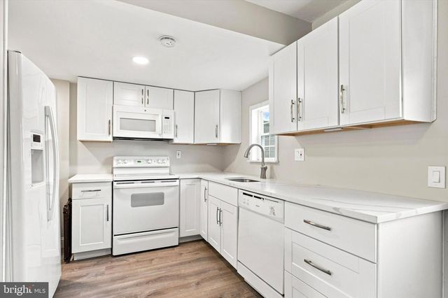 17 ROSEMONT AVE, Norristown, PA 19401
