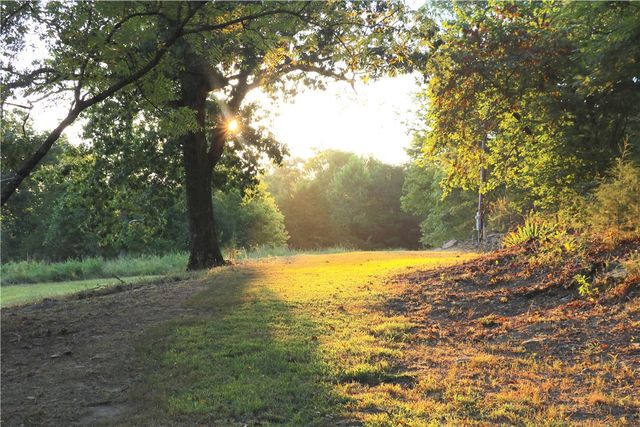 3541 Madison 2405, Huntsville, AR 72740