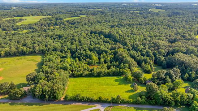 3701 Oakwood Church Rd, Cedar Hill, TN 37032