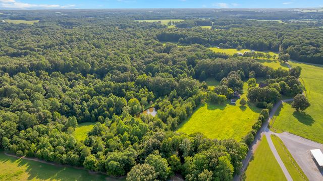 3701 Oakwood Church Rd, Cedar Hill, TN 37032